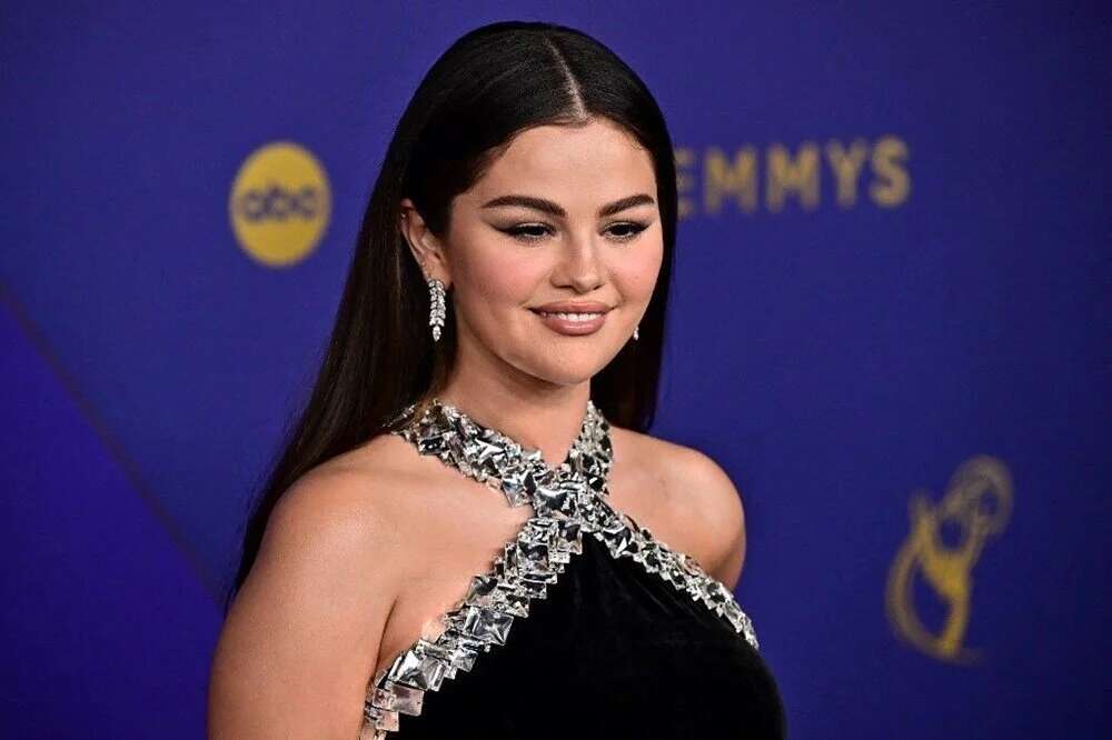 Selena Gomez gala tarzıyla Instagram’a damga vurdu