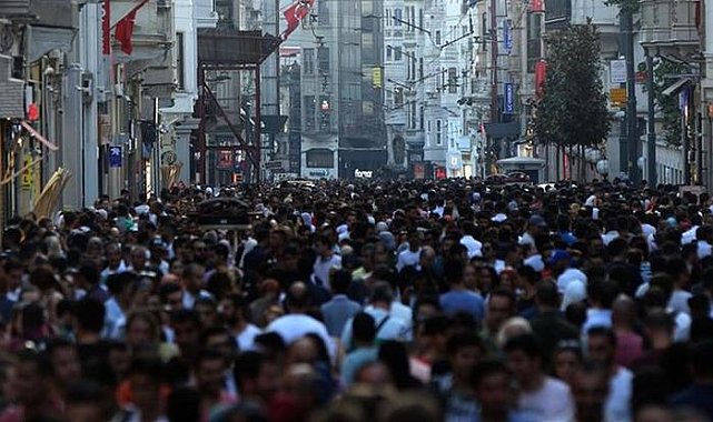 Türkiye’de doğuşta beklenen yaşam süresi 77,3 yıl oldu