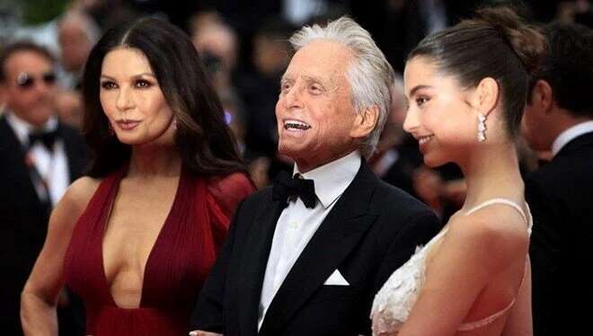 Catherine Zeta-Jones ve Michael Douglas, 25 yıl arayla aynı gün doğmuş