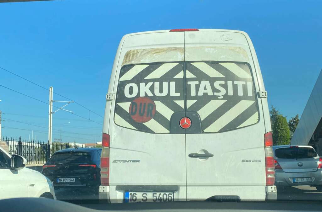 Bursa’da okullar açıldı, trafik kilitlendi!