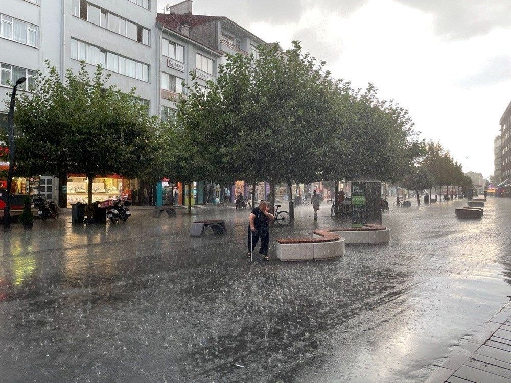 Sıcaklıklar 5-10 derece düştü: 20 il için sarı ve turuncu kodlu uyarı