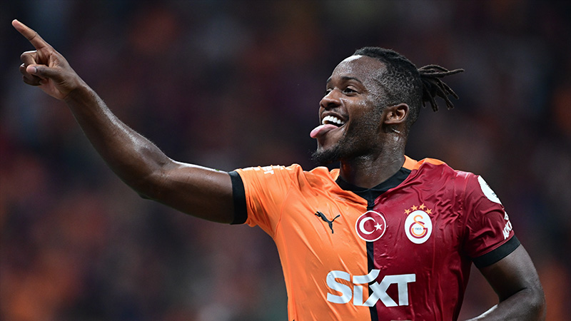 Galatasaraylı Batshuayi’den Fenerbahçe formalı paylaşım!