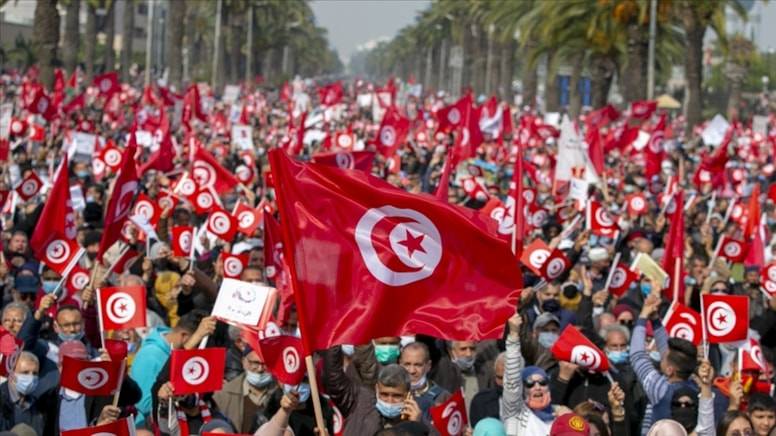 Tunus’ta sandıklar boş kaldı; seçimine katılım oranı yüzde 30’un altında