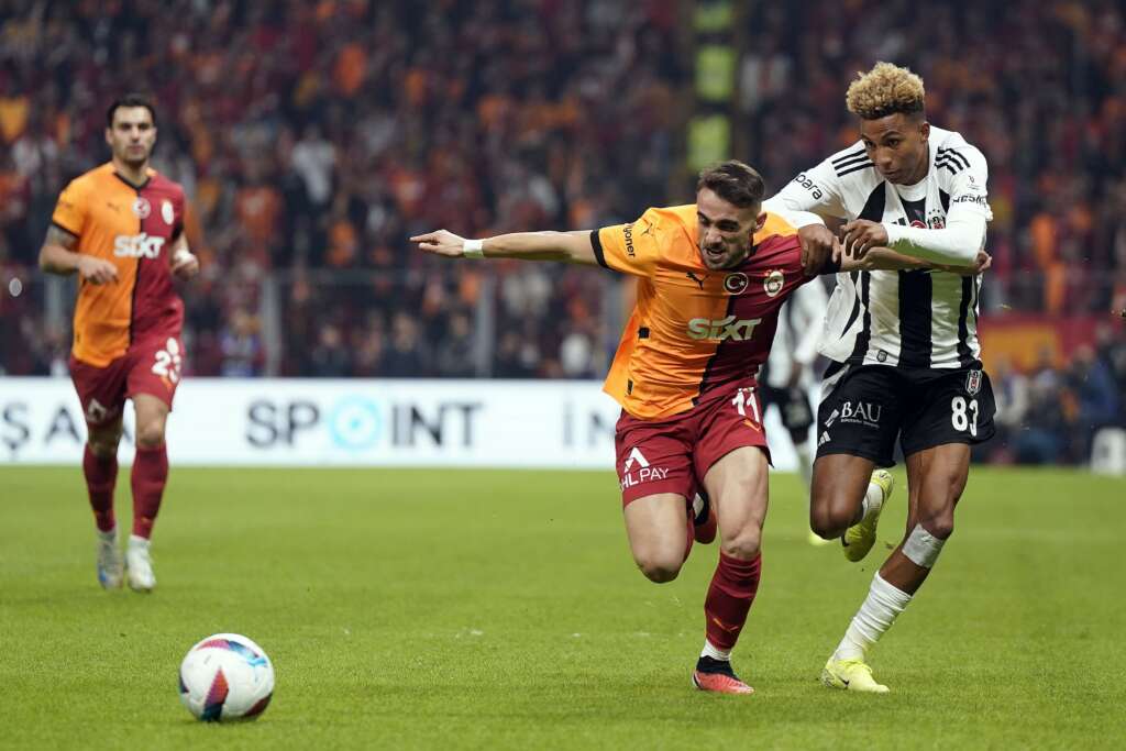 Galatasaray sahasında Beşiktaş’ı 2-1 mağlup etti