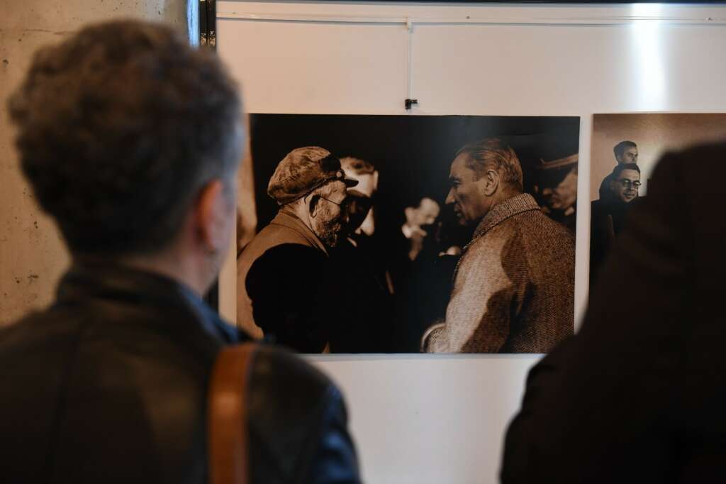 Atatürk’ün en özel fotoğrafları Osmangazi’de sergileniyor