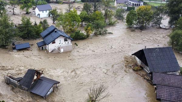 Bosna Hersek’te sel felaketi: En az 15 kişi öldü