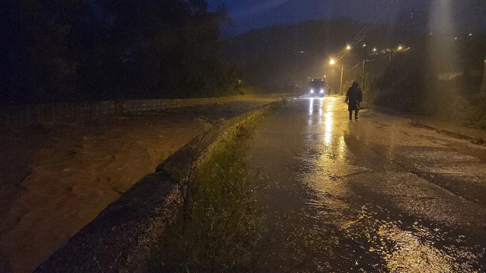 Zonguldak’ta aşırı yağış: Mezarlıklarda heyelan oluştu, 4 ev tahliye edildi