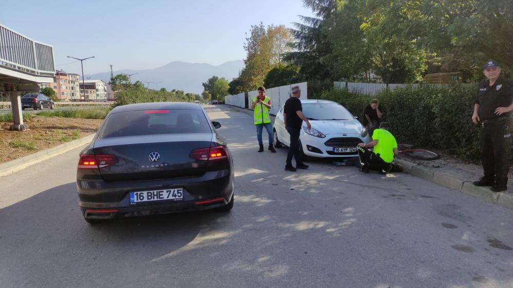 Bursa’da otomobil bisikletli çocuğa çarptı: 1 ağır yaralı