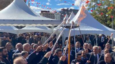 Cumhurbaşkanı Yardımcısı Cevdet Yılmaz Karlıova’da doğal gaz meşale yakma törenine katıldı