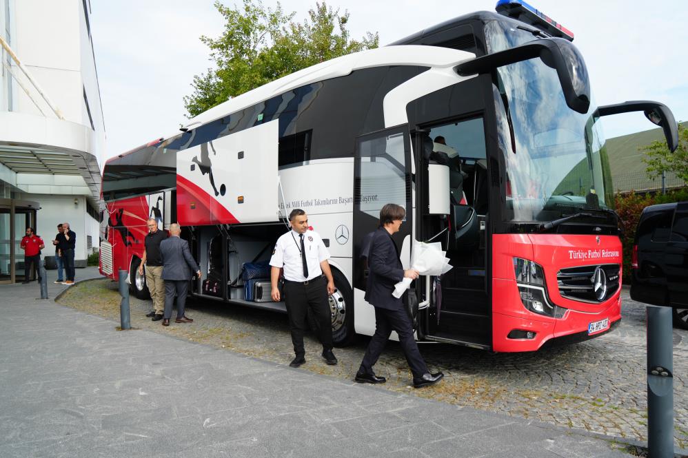 A Milli Futbol Takımı, İzlanda’ya doğru yola çıktı