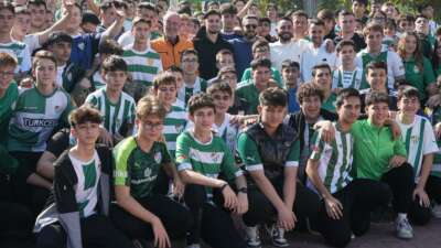 Bursaspor oyuncuları öğrenciler ile buluştu