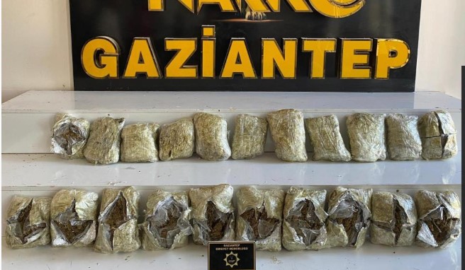 123 kilo skunk ve metamfetamin ele geçirildi