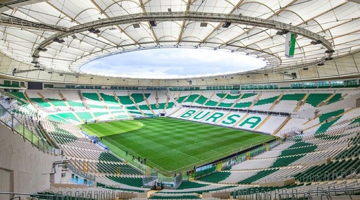 Bursaspor Başkanı Çelik müjdeyi vermişti… Stadyum isim hakkı için o firma ile anlaşıldı!