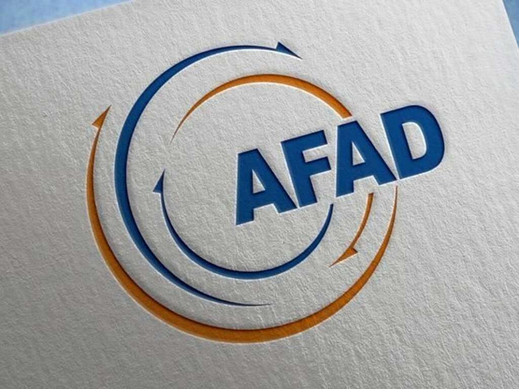 AFAD: Elazığ’da kısmi hasar gören bir binadaki 4 kişi sağ olarak kurtarılmıştır