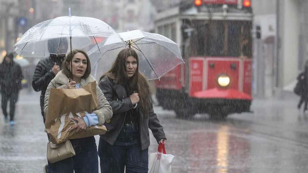 Meteoroloji saat verdi! Şemsiyesiz dışarı çıkmayın