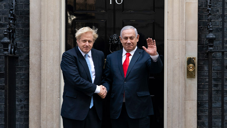 İngiltere’nin eski Başbakanı Johnson: “Netanyahu’nun kullandığı şahsi banyomda dinleme cihazı bulundu”