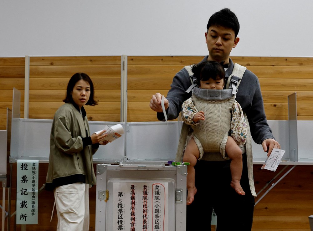 Japonya’da halk örtülü ödenek skandalını cezalandırdı