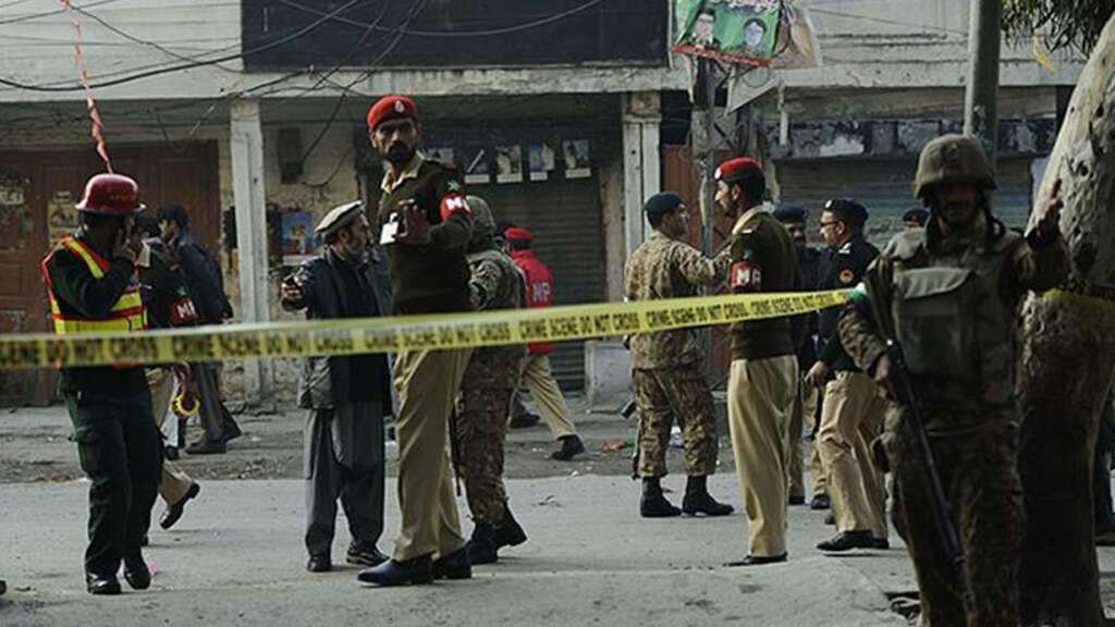 Pakistan’da karakola saldırı: Çok sayıda polis hayatını kaybetti