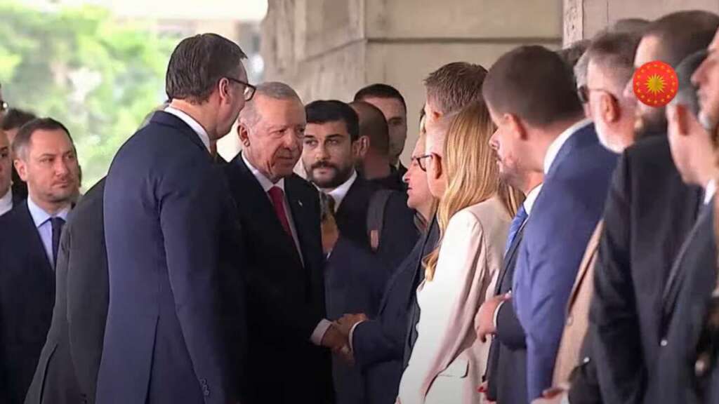 Erdoğan, Sırbistan’da resmi törenle karşılandı