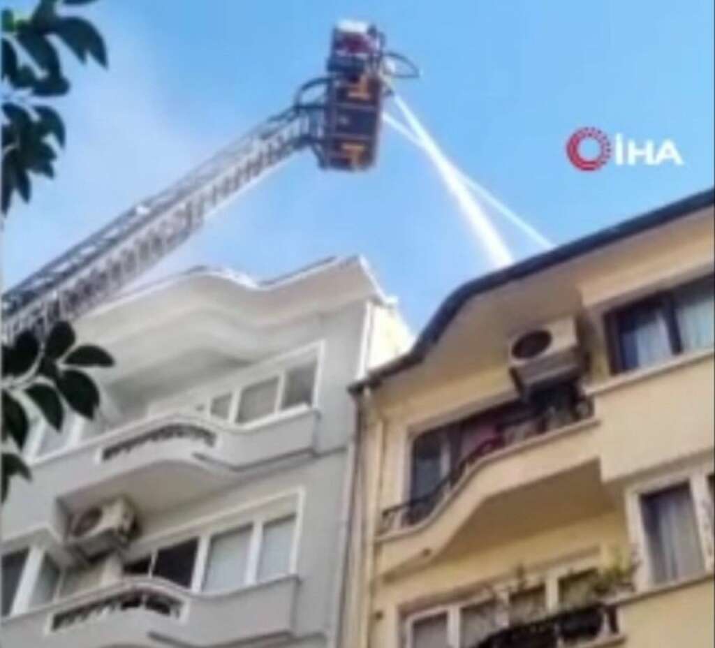 Şişli Teşvikiye’de korkutan yangın: Ekipler alevlerle mücadele ediyor