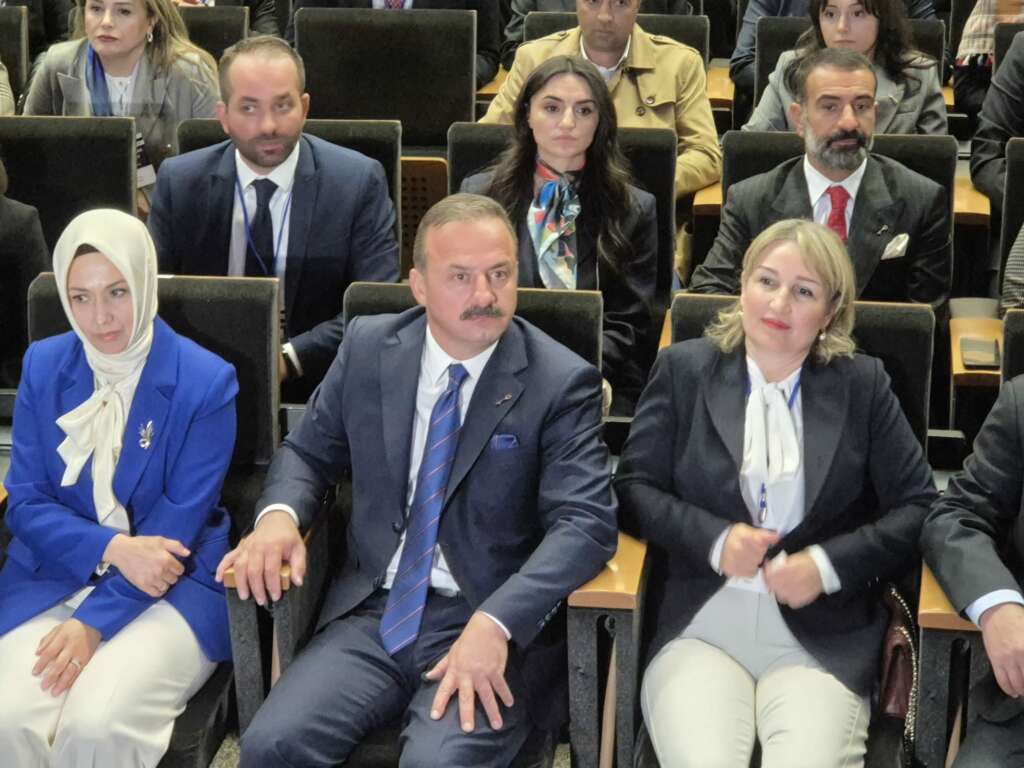 Yavuz Ağıralioğlu parti vizyonunu açıkladı! Bursa’nın kritik ismi de o partiye katıldı!