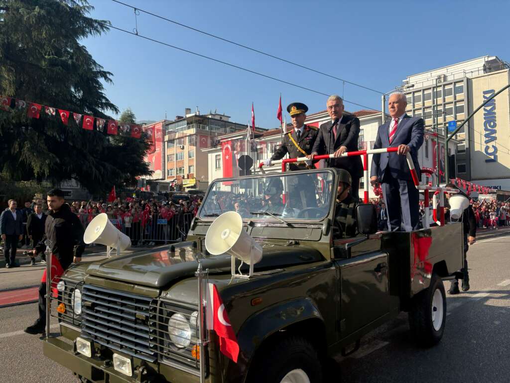 Bursa’da Cumhuriyetin 101. yılı coşkuyla kutlandı