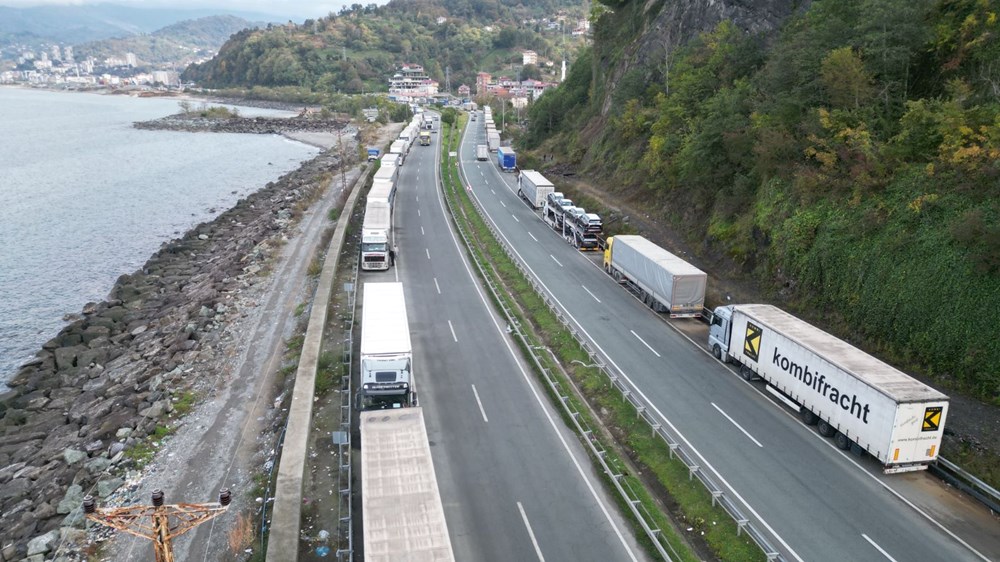 Sarp “sinir” kapısı: TIR sürücüleri günlerdir bekliyor