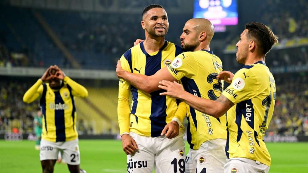 Fenerbahçe’nin, Trabzonspor maçı kamp kadrosu belli oldu