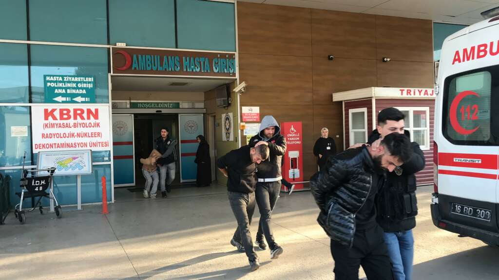 Bursa’da polisten kaçan araçta 1 kilogram uyuşturucu ele geçirildi