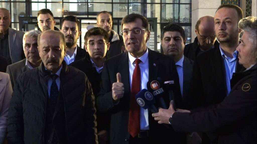 Cumhur İttifakı’nın Belediye Meclis üyeleri tarafından protesto edilen Başkan Kahveci’den açıklama