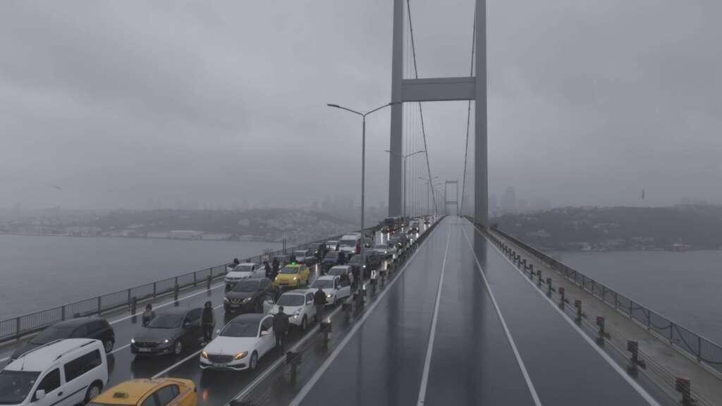 İstanbul Boğazı’nda Ata’ya saygı duruşu