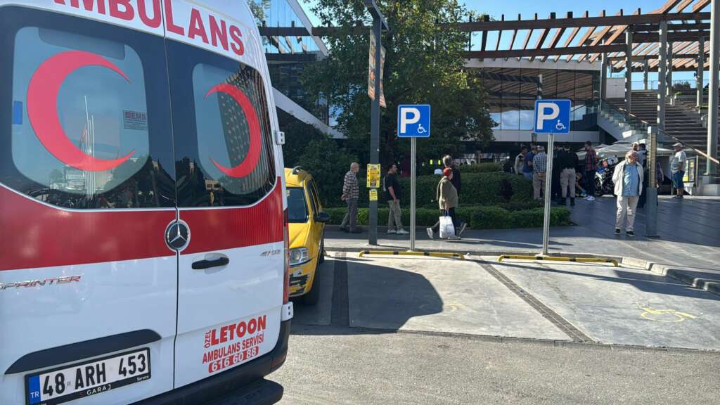 “Kızlara neden bakıyorsun” diyerek bıçakladı: 1 yaralı