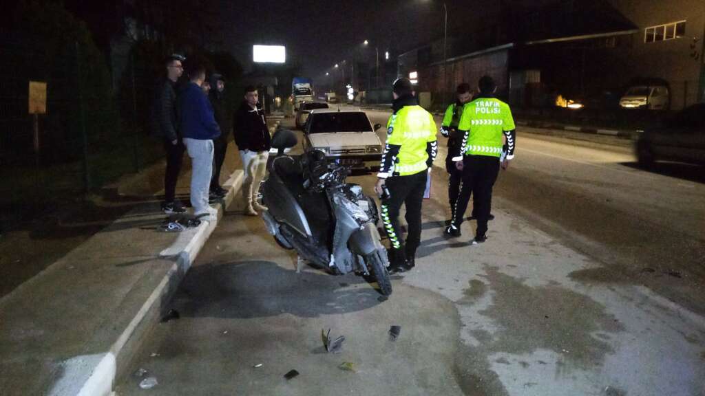 Bursa’da otomobil ile çarpışan motosikletin sürücüsü ağır yaralandı