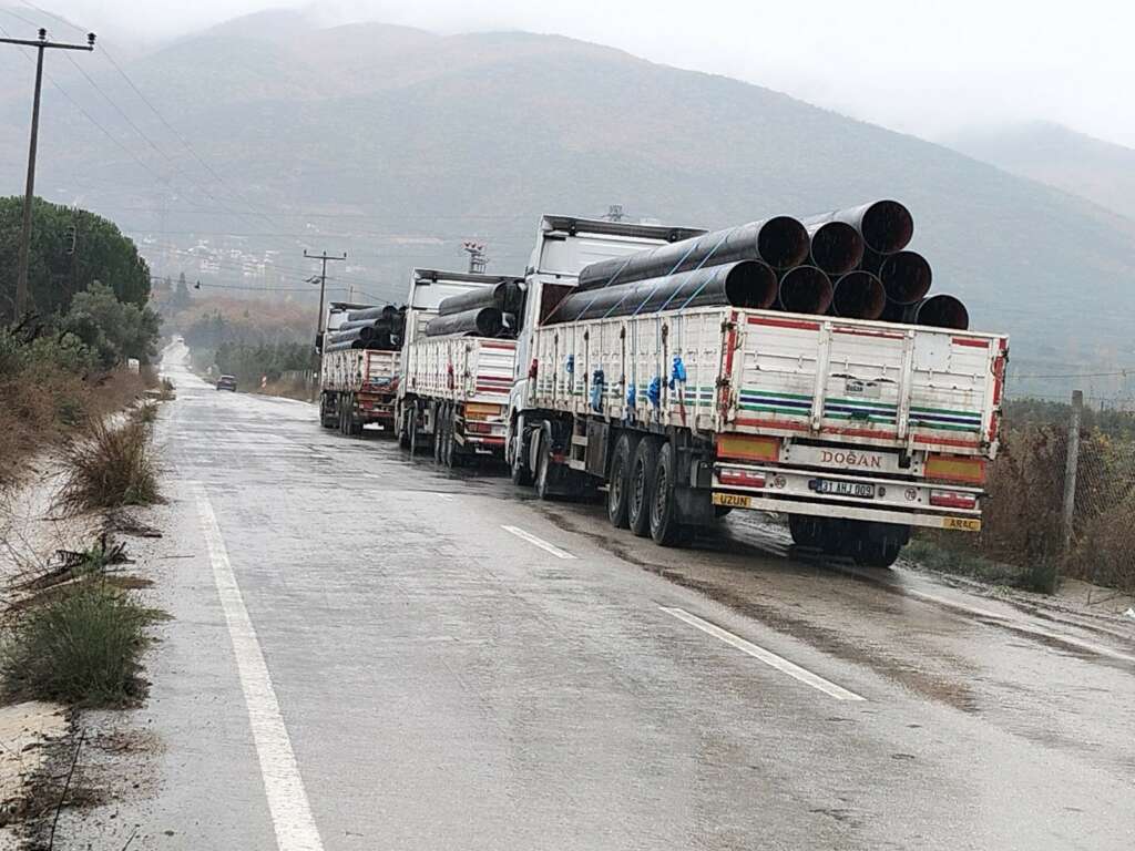 Bursa’da tırın dorsesinden düşen şahıs ağır yaralandı