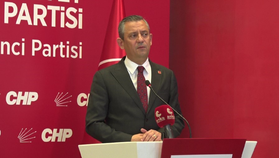 CHP Genel Başkanı Özel, DEM Parti Eş Genel Başkanları ile görüştü