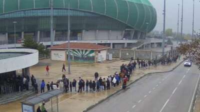 Bursaspor taraftarını yağmur da durdurmadı!