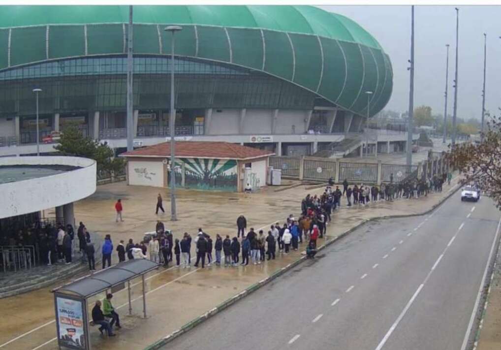 Bursaspor taraftarını yağmur da durdurmadı!