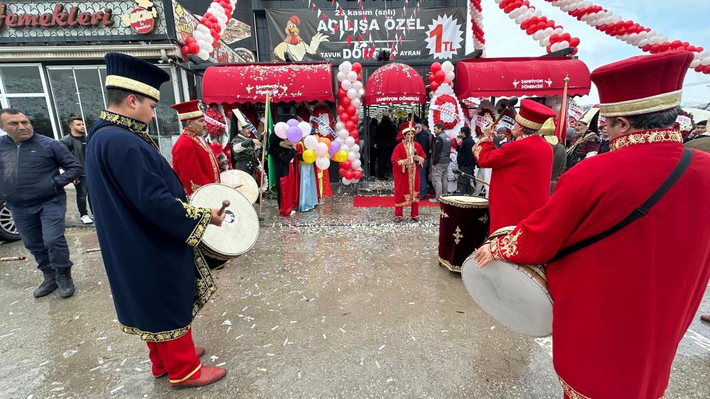 Döner ayranı 1 lira yaptı, 1 ton döneri 3 saatte sattı