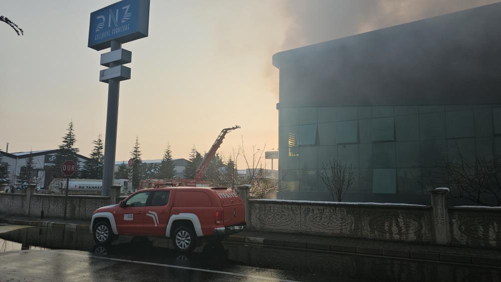 Fabrika yangınında ölü sayısı 3’e yükseldi