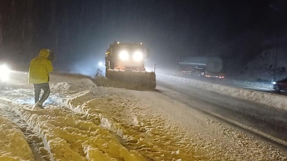 Bolu Dağı’nda kar yağışı etkili oluyor