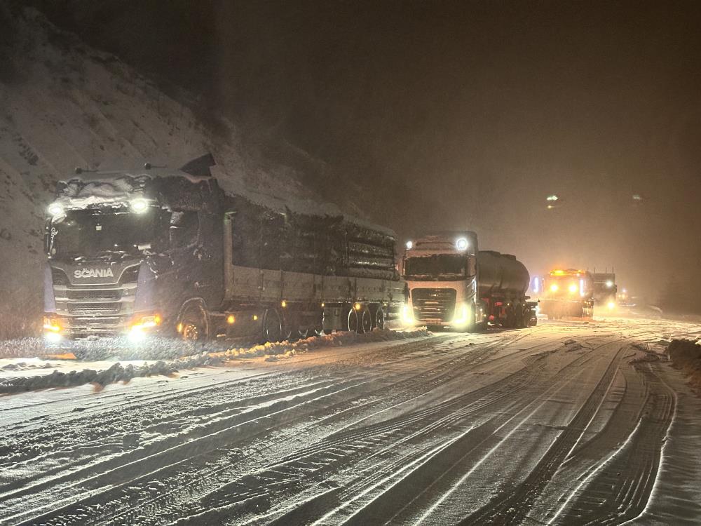 Kar yağışı Ilgaz Dağı’nda trafiği kilitledi