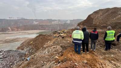 Hafriyat toprağı döküm sahasında toprak kayması