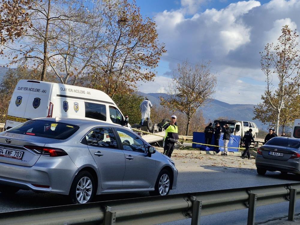 Bursa’da feci kaza: Takla atan araçta can verdiler