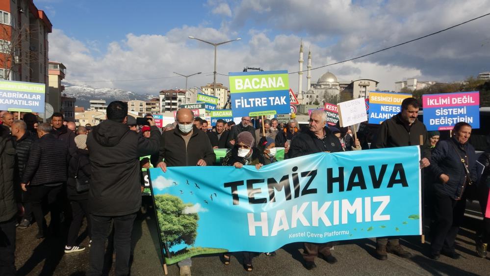 Bursa’da koca bir ilçe ayaklandı, “Kirli havada solumak istemiyoruz”