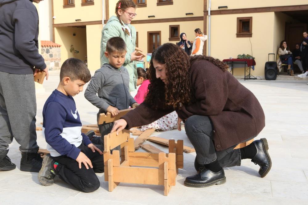 Ürünlü Arı Evi’nde çocuklar sanat ve eğlenceyle buluştu