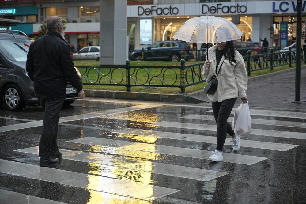 Bursa’da lodos yerini yağmura bıraktı