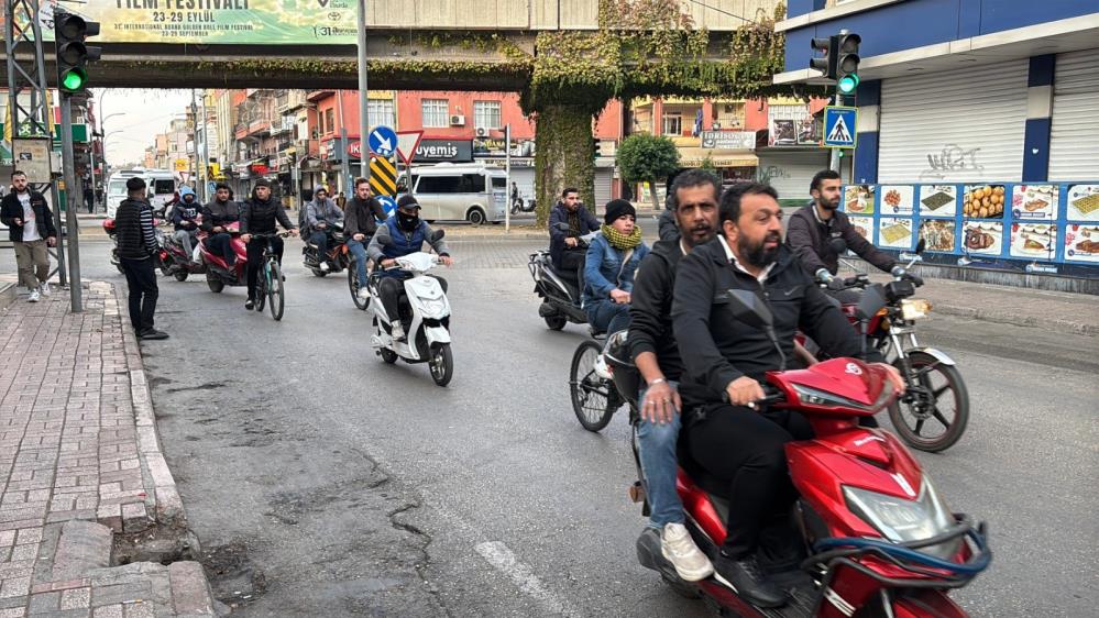 Hindistan değil, Adana! Kurallar hiçe sayılmış durumda