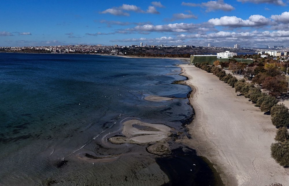 İstanbul’da deniz suyu çekildi