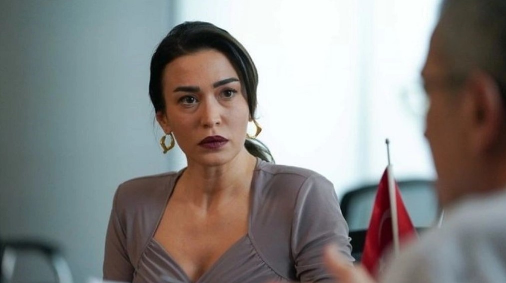 Ecem Özkaya’dan Demet Evgar’la ilgili set yorumu