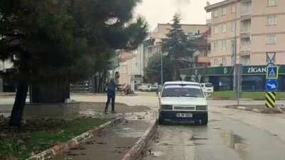 Bursa’da aracını sokak çeşmesinde yıkayan sürücüye ceza